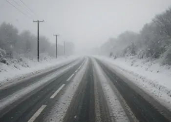 UK braces for travel disruption as severe snow and ice warnings issued