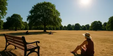 Amber heat alert issued as UK braces for hottest May day on record